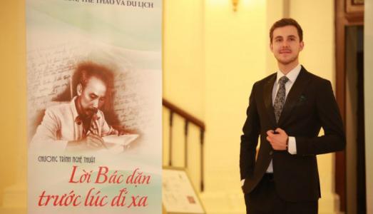 Daniel Jones – Chàng trai người Anh từ tình yêu với người Việt thành yêu đất nước Việt Nam