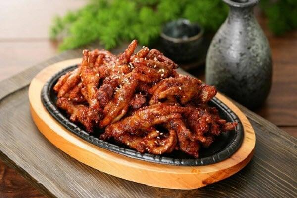 Thực đơn hàng ngày: Chân gà chiên nước mắm