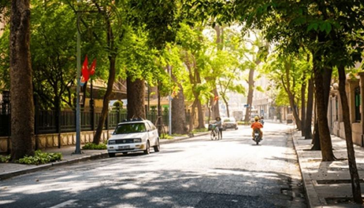 Thời tiết Bắc Bộ ngày nắng, Nam Bộ có mưa rào và dông vài nơi