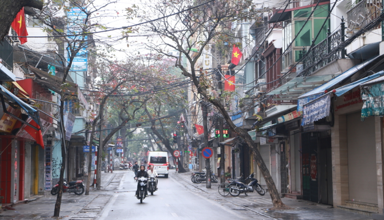 Thời tiết Hà Nội mưa lạnh, gió Đông Bắc cấp 2-3
