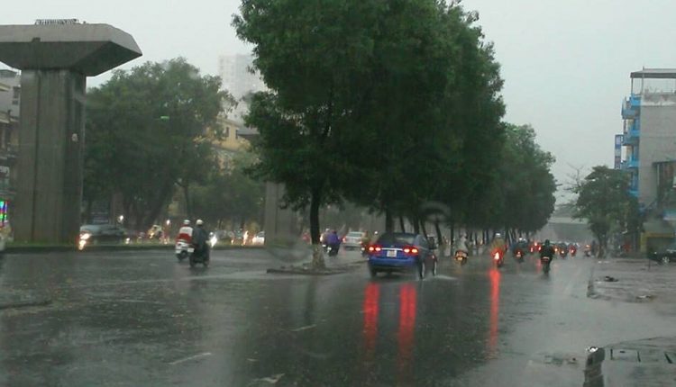 Thời tiết hôm nay Hà Nội có thể có mưa rào và dông