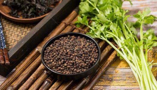 Giá tiêu 11/11: Sản xuất hạt tiêu của Việt Nam chưa thực sự bền vững