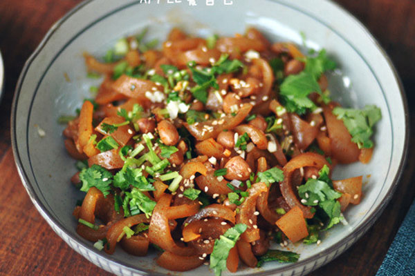 Thực đơn hàng ngày: Bì heo trộn đậu phộng