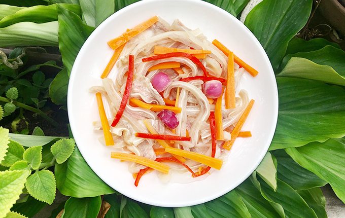 Thực đơn hàng ngày: Tai heo chua ngọt
