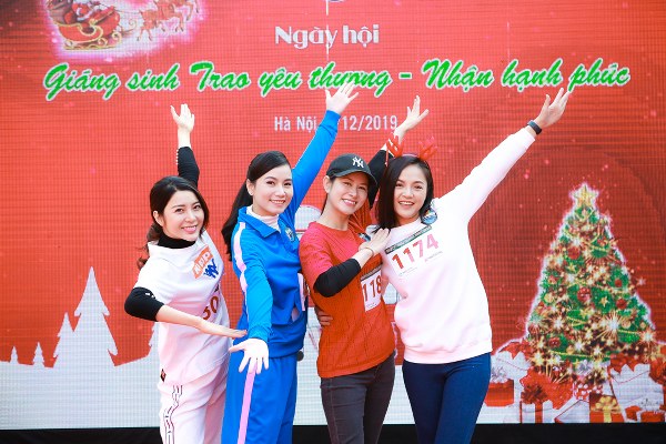 Diễn viên Thanh Hương, Hồng Diễm cùng nhóm diễn viên 4 