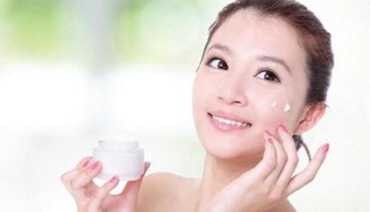Cải thiện độ đàn hồi cho da bạn luôn tươi trẻ đón Tết