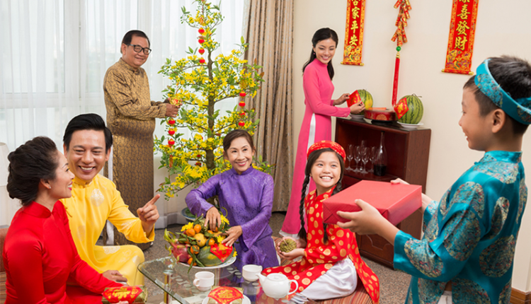 Cách chọn người xông nhà năm mới