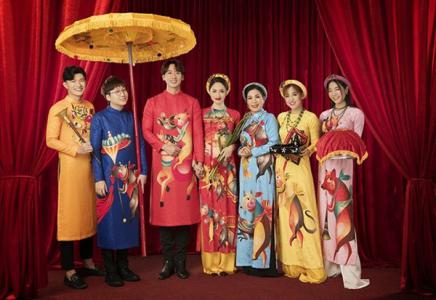 Hương Giang cùng dàn diễn viên 