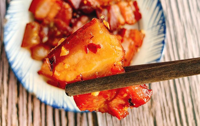 Thực đơn hàng ngày: Thịt ba chỉ phơi nắng rim chua ngọt