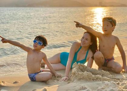 Đan Lê và gia đình ghi lại khoảnh khắc du lịch Nha Trang