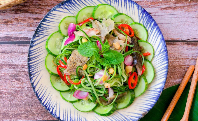 Thực đơn hàng ngày: Gỏi dưa khô cá sặc