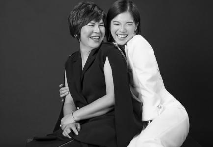 Hoàng Yến Chibi chụp ảnh cùng mẹ