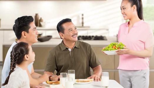 Dinh dưỡng giúp người lớn tuổi phòng ngừa COVID-19