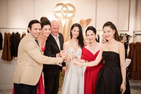 Elise ra mắt concept showroom mới