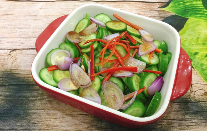 Thực đơn hàng ngày: Salad dưa chuột sốt xì dầu