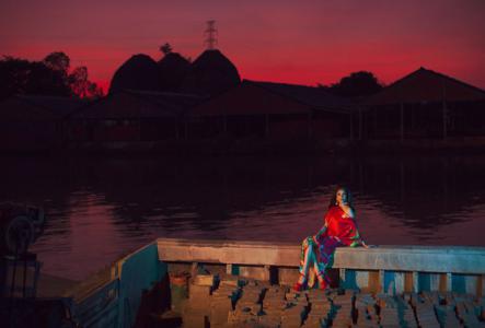 Trương Thị May nổi bật trong loạt thiết kế của Vũ Ngọc và Son