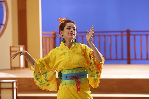 Chi Pu tung hình ảnh cho MV mới