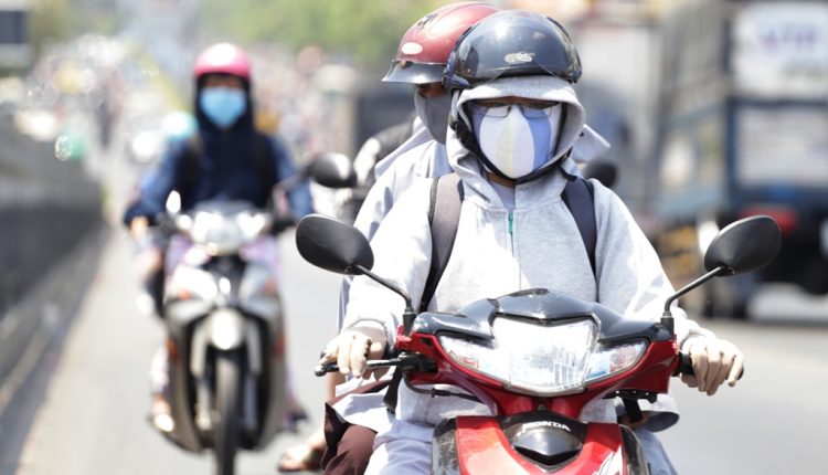 Thời tiết hôm nay Hà Nội nắng đổ lửa, đề phòng đột quỵ