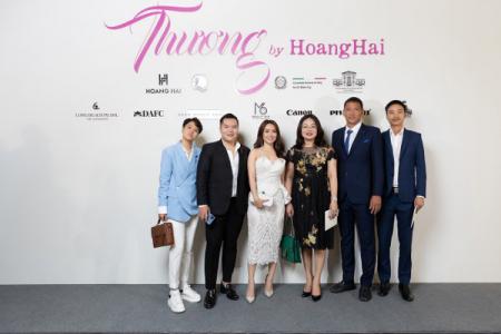 Cầu thủ Anh Đức cùng doanh nhân Ngọc Anh, Hà Trọng Thiện đi xem thời trang