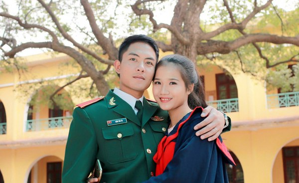 Mối tình 10 năm của anh bộ đội yêu xa