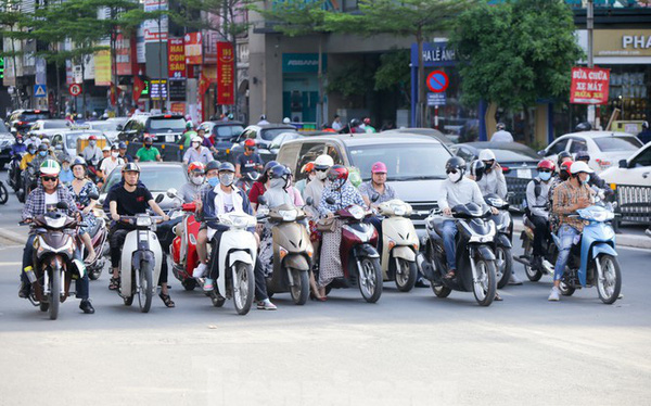 Dự báo thời tiết ngày 12/8/2020: Hà Nội ngày nắng nóng, chiều tối mưa giông