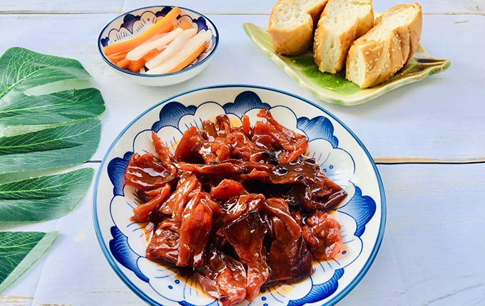 Thực đơn hàng ngày: Ruột vịt khô hầm nước dừa