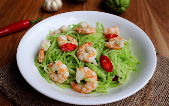 Thực đơn hàng ngày: Tôm xào su su