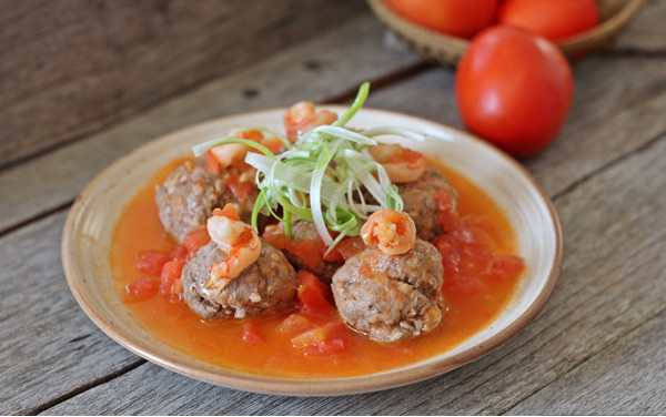 Thực đơn hàng ngày: Tôm bò viên sốt cà chua