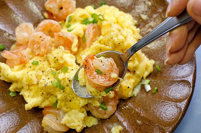 Thực đơn hàng ngày: Trứng chiên tôm