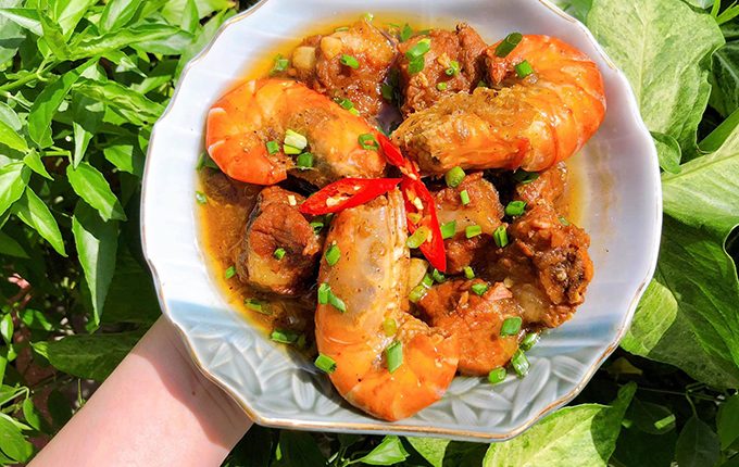 Thực đơn hàng ngày: Sườn non kho tôm càng