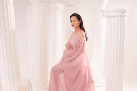 NTK Lâm Lâm và Nhiếp ảnh gia Nhật Đỗ chăm chút ảnh bầu cho Hoa hậu Sang Lê