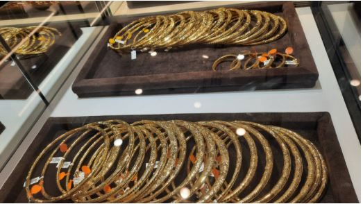 Giá vàng hôm nay 30-12: Bật tăng, chứng khoán Mỹ 