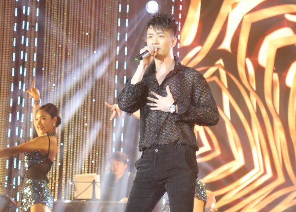 Ca sĩ Quốc Huy đắm say với 70 năm âm nhạc Lam Phương