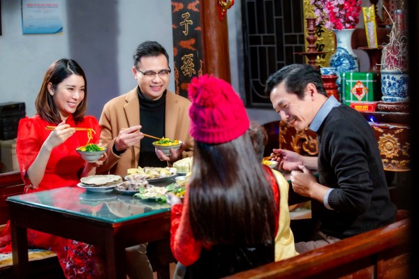 Á hậu Yan My vào vai con dâu của NSND Trung Anh trong phim Tết