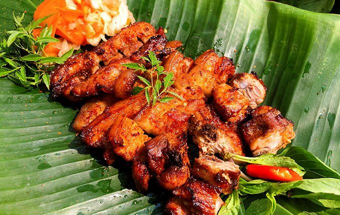 Thực đơn hàng ngày: Thịt và sườn nướng mật ong