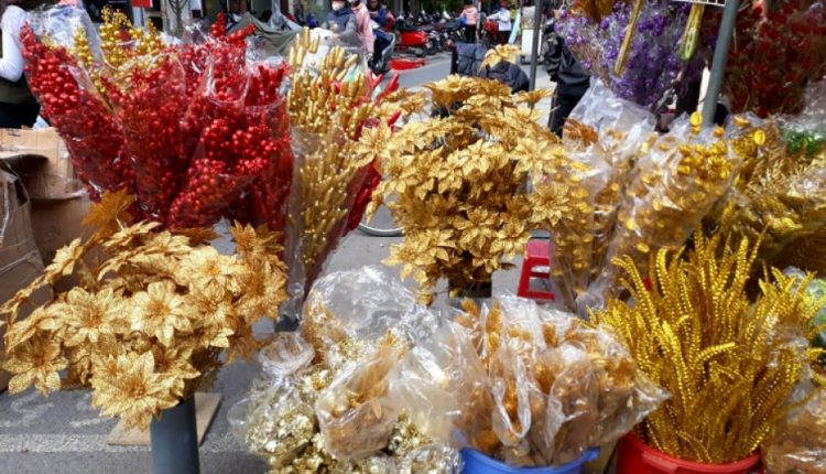 Thứ tuyệt đối không đặt lên bàn thờ kẻo tán lộc, gia chủ đau ốm, làm đâu hỏng đó