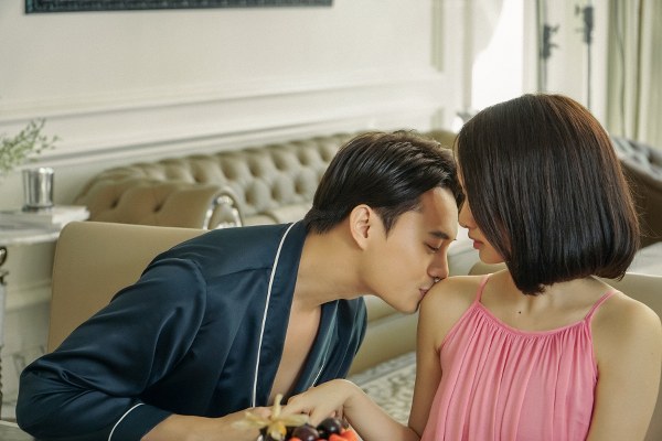 Hé lộ 5 cảnh nóng của Kaity Nguyễn và hai bạn diễn trong 