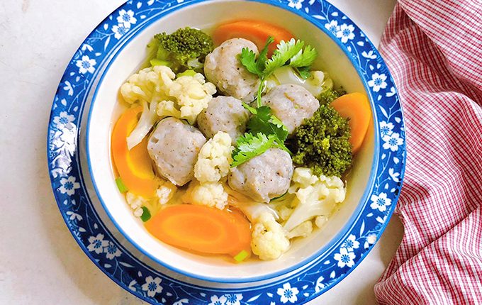 Thực đơn hàng ngày: Canh cá thác lác với bông cải