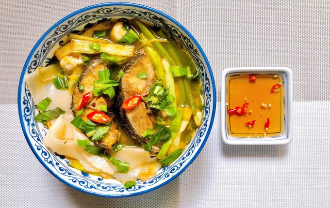 Thực đơn hàng ngày: Canh chua măng cá bớp