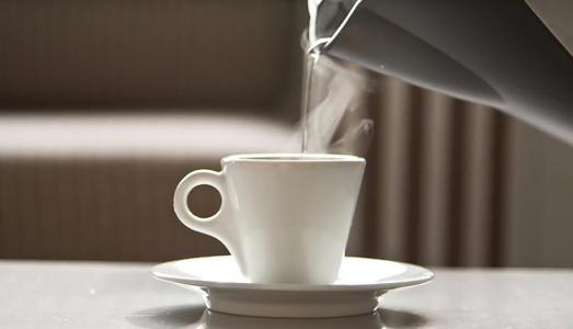 Một cốc nước nóng chữa 6 bệnh thường gặp bạn nên uống thường xuyên