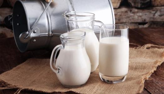 Uống sữa không nên kết hợp với các loại thực phẩm này