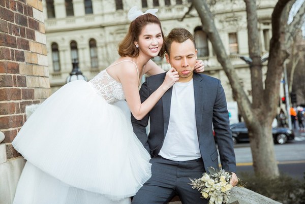 Nghi vấn Vũ Khắc Tiệp đưa Ngọc Trinh ra mắt gia đình