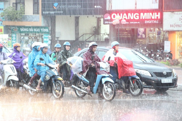 Dự báo thời tiết ngày 5/5/2021: Miền Bắc hạ nhiệt, có mưa to đến rất to