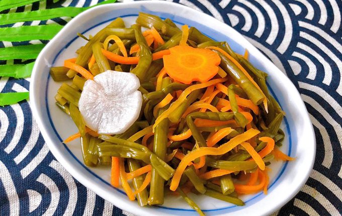 Thực đơn hàng ngày: Rau muống muối chua