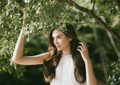 Võ Hoàng Yến bỗng hóa dịu dàng