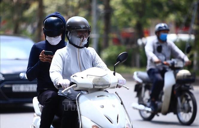 Dự báo thời tiết ngày 31/5/2021: Bắc Bộ đến Phú Yên quay cuồng trong nắng nóng gay gắt