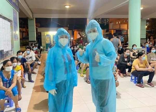 Sao Việt hỗ trợ người dân xét nghiệm, tiêm vaccine