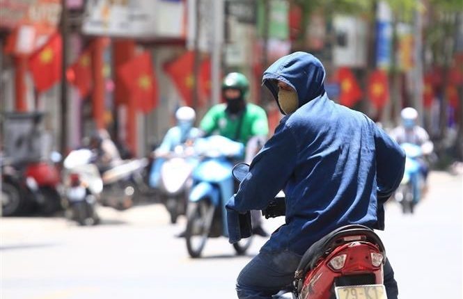 Dự báo thời tiết ngày 27/6/2021: Hà Nội nắng gay gắt, nguy cơ chiều tối mưa giông