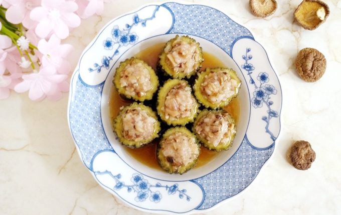 Thực đơn hàng ngày: Mướp đắng nhồi thịt sốt dầu hào