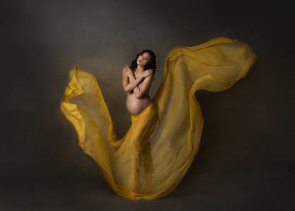 Phương Mai tiết lộ ảnh nude khi mang bầu